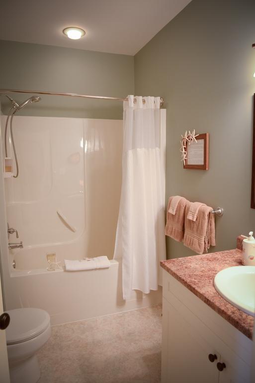 Ocean Mist Guesthouse Уклуелет Стая снимка